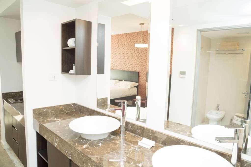 Howard Johnson Buenos Aires Abasto Екстериор снимка